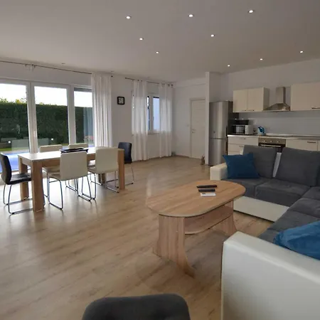 Nin With Private Pool Rovinjsko Selo