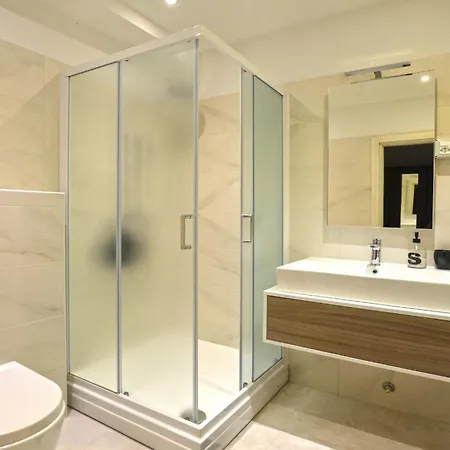 Nin With Private Pool *