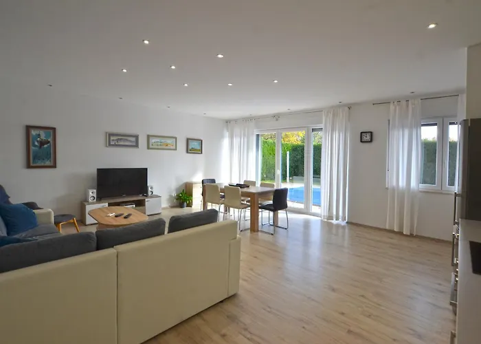 Nin With Private Pool Rovinjsko Selo