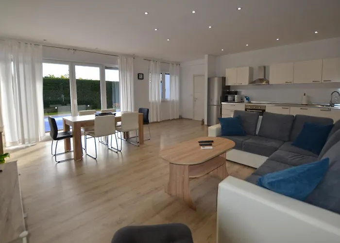 Nin With Private Pool Vila Rovinjsko Selo